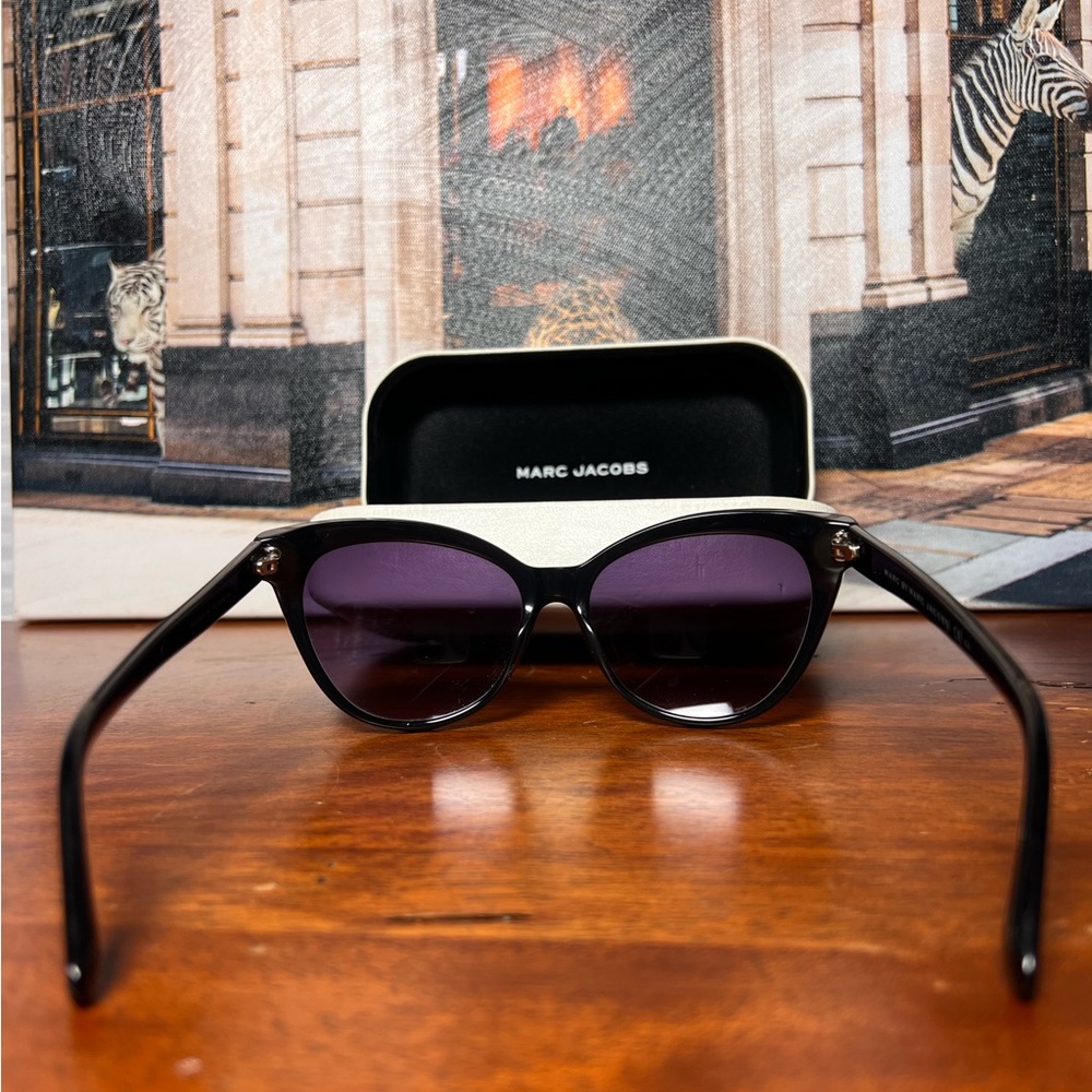 Marc by Marc Jacobs sunglasses with case - Picture 7 of 8